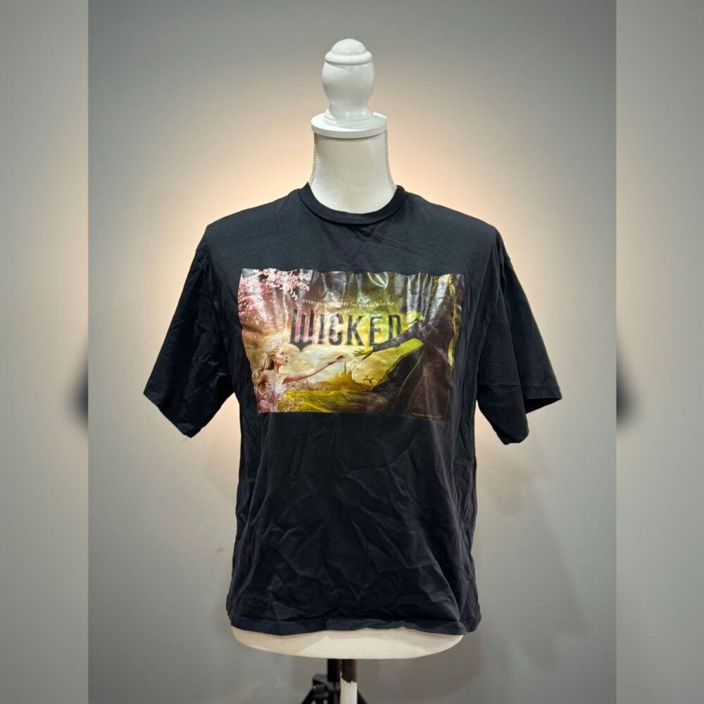 Girls Black H&M Wicked S/S Graphic Tee Size 16/18 EUC